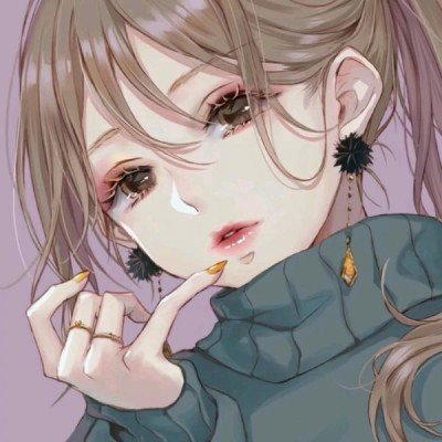 女子向回收箱投近40斤旧衣提现被拒